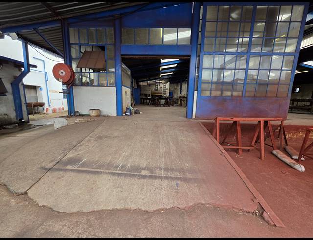 1,673M² WAREHOUSE FOR SALE IN BOOYSENS